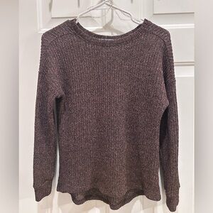 Elegant Women's Crew Neck Sweater - Maroon